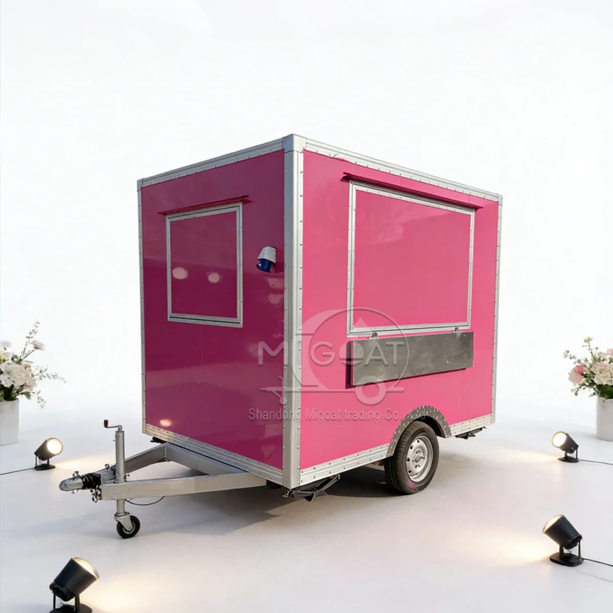 Trendy roze mobiele foodtruck, - Food E Snacks recensie en prijs