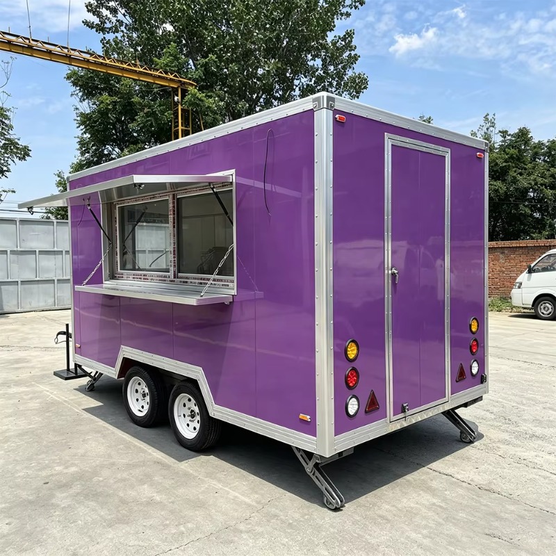 Moderne cateringtrailer met gr - Food Truck With Snacks recensie en prijs