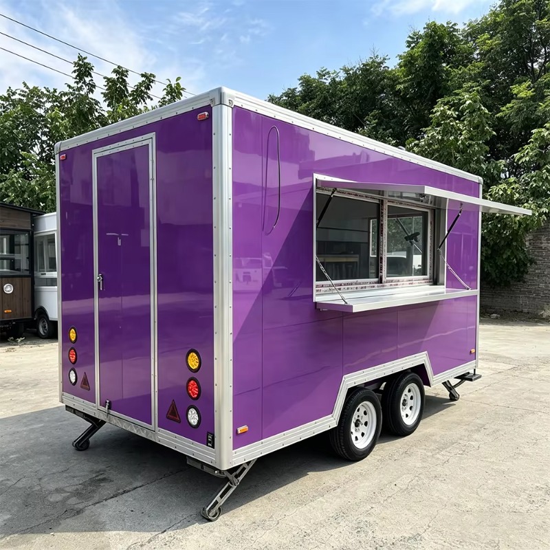 Moderne cateringtrailer met gr - Food Truck With Snacks recensie en prijs